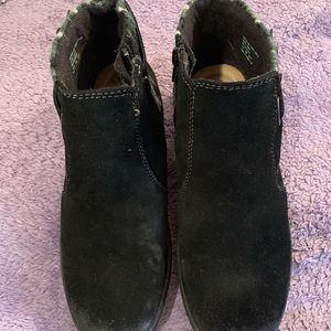 Earth Origins water proof ankle boots